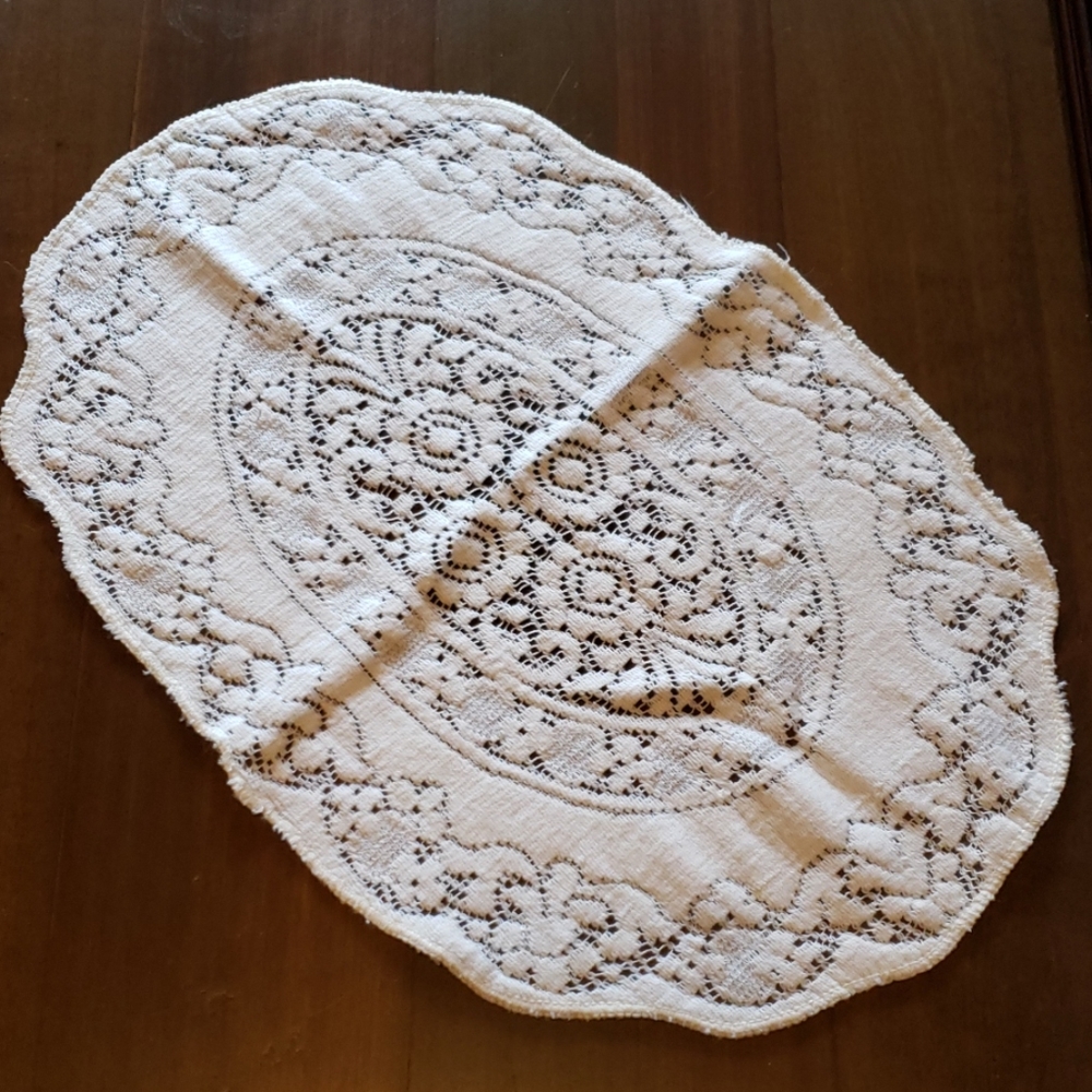 Table Doily - Picture 7 of 7